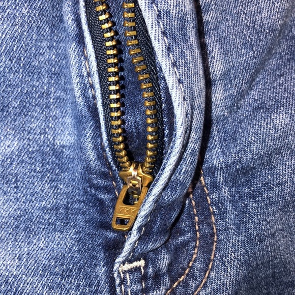 Signature Levi Strauss 4/27 high rise denim shorts - Picture 5 of 9